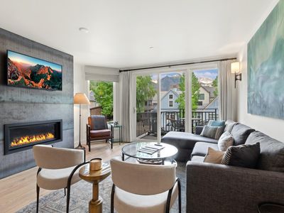 615 W Pacific Ave #301