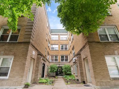 2846 N Christiana Ave APT 2