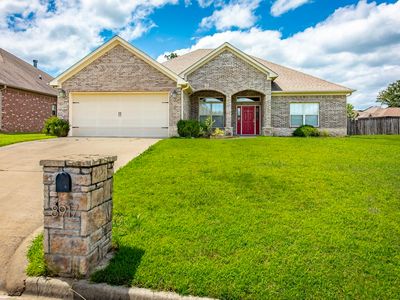 8917 Meadow Gardens Cir