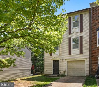 Property at 7111 Forbes Blvd, Lanham, MD