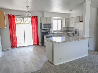 956 N 1175 W