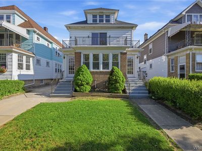 154-156 Lincoln Blvd