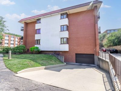 2046 Saint Johns Ave APT 3E