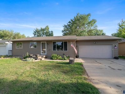 813 E Elm St