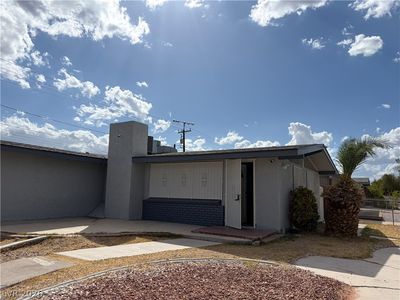 5701 Evergreen Ave