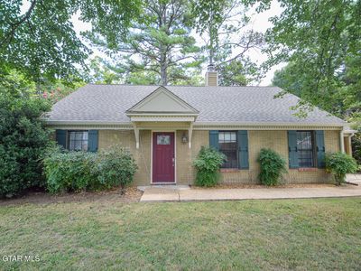 1803 Douglas McArthur Dr