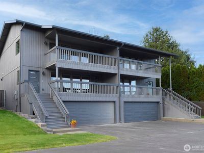 3 Burning Tree Drive #3