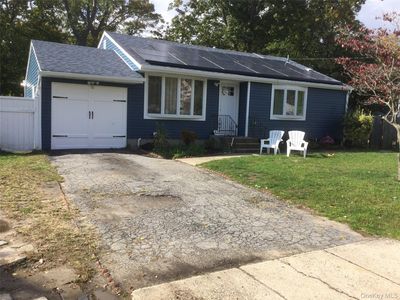 438 Mayflower Avenue