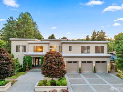 2 Crescent Key SE