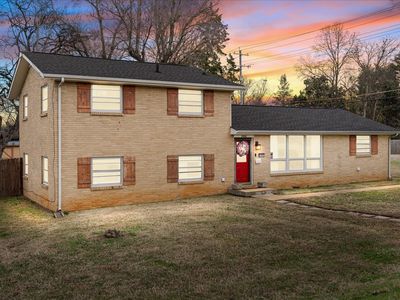 1002 W Northfield Blvd