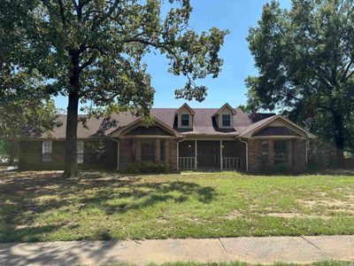 2305 Meadowlake Rd