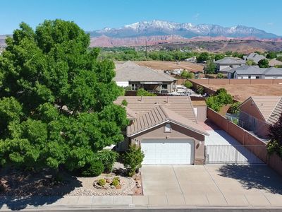 249 E Canterwood Dr