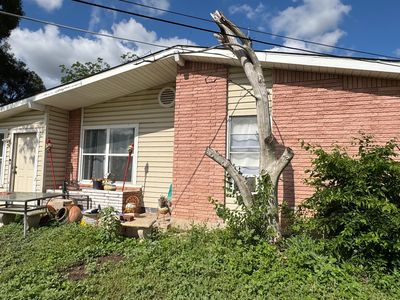 502 EARLYWAY DR