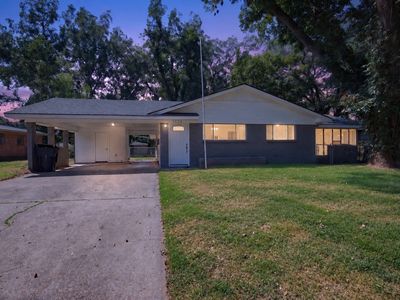 3922 Parkway Dr