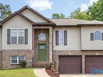 Property at 268 Cochise Trl, Hayden, AL