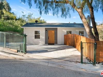 Property at 10315 Wheatland Ave, Sunland, CA