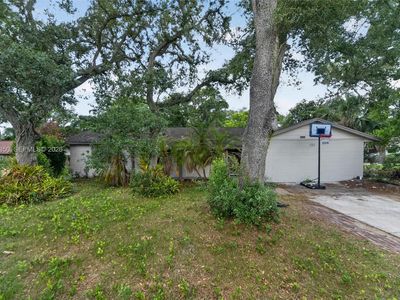 570 N Hart Blvd