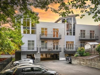 9 N 25th St #PENTHOUSE 5