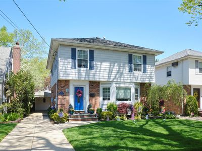 225 Oak Street