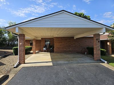 124 Corporate Ter APT 17A