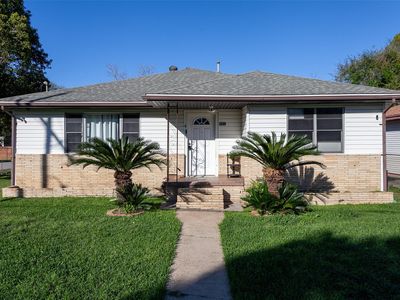 2248 7th Ave