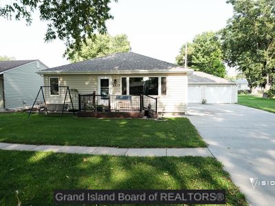 2327 Sheridan Ave