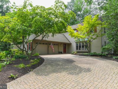 932 Locksley Ln