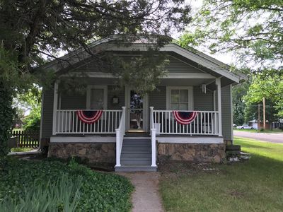704 Center Ave