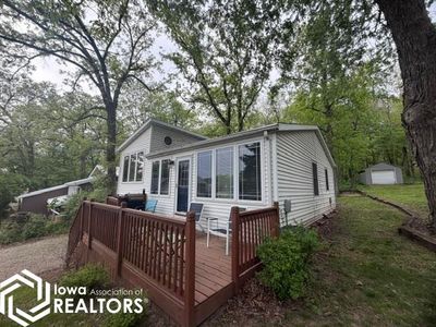 Property at 6183 NE Lakeshore Dr, Brooklyn, IA