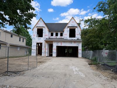 220 N Geneva Ave