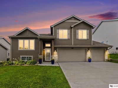 17601 Palisades Dr