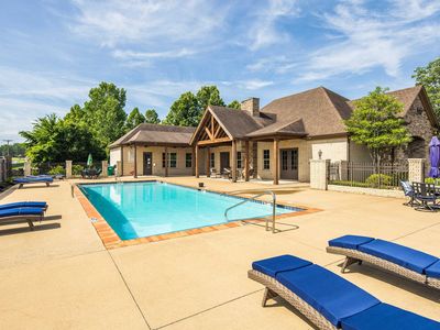 460 Cherokee Cir