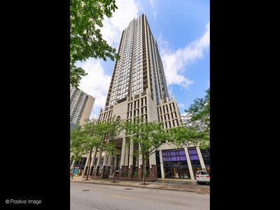 1122 N Clark St APT 2302