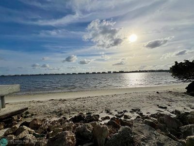 1502 S Lakeside Dr UNIT 402