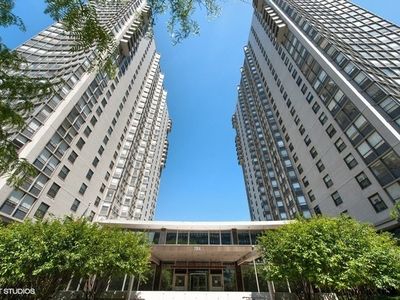 5701 N Sheridan Rd APT 7G