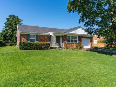 738 Parkway Dr