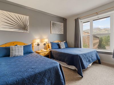 223 W Hunter Rdg #1300