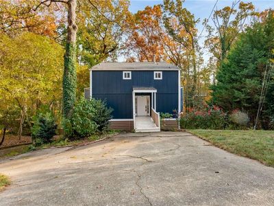 1208 Laurel Cliff Dr SE