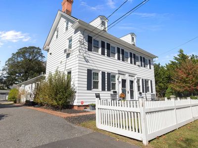 1045-1047 Lafayette St #3