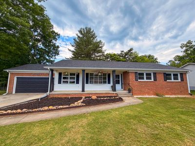 933 Ingalls St