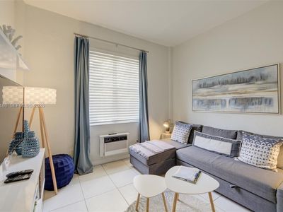 3030 Collins Ave APT 1G