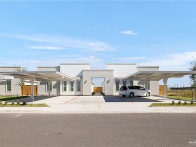 1032 Palm Dr