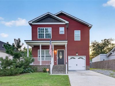 2504 Des Moines Ave