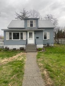 17 Iroquois Avenue