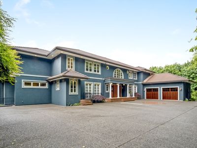 7910 NW Gales Ridge Ln