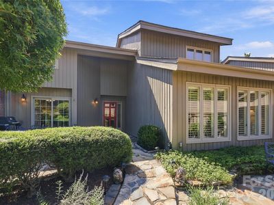 4921 Torrey Pines Ct