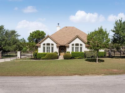 691 Broken Lance Dr