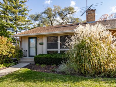 922 N Milwaukee Ave APT A