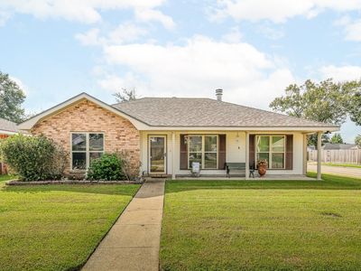 400 Louis Dr