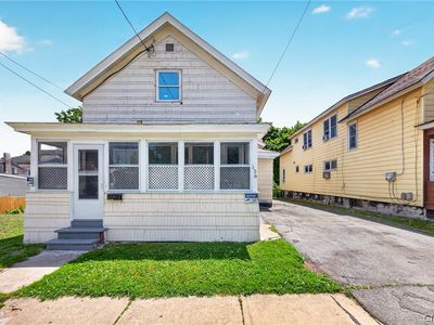156 Mary St
